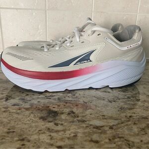 Women’s Altra Via Olympus Size 11